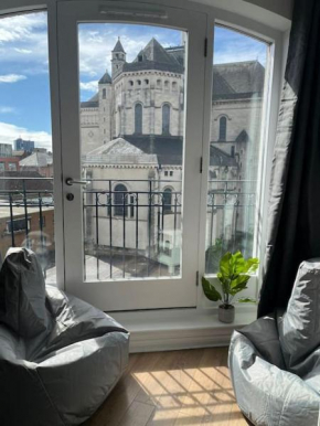 Luxury 2 Bed Gem in Heart of Belfast